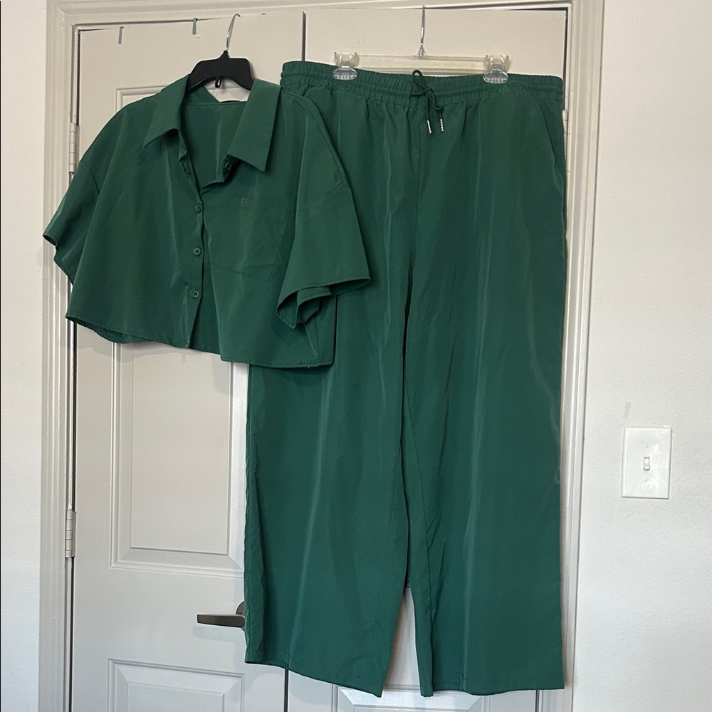 Shein Green Women's Crop Top & Pants & Set